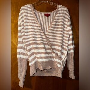 Jennifer Lopez long sleeve sweater